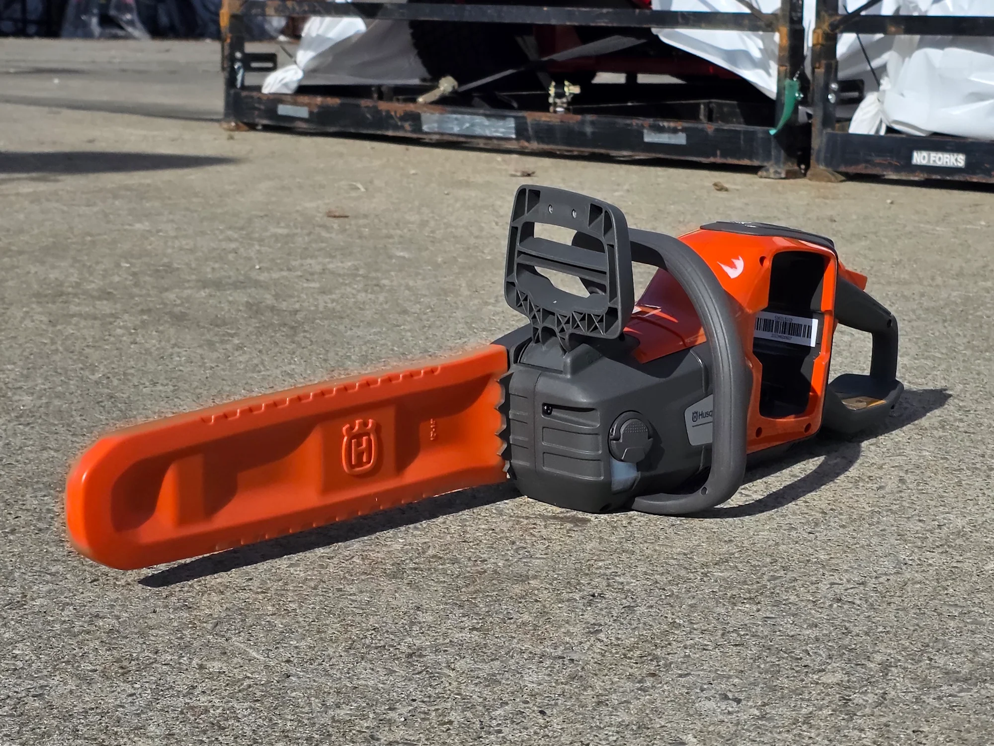 Husqvarna Power Axe 225i Battery Chainsaw Kit Includes Battery and Charger (Unboxed)