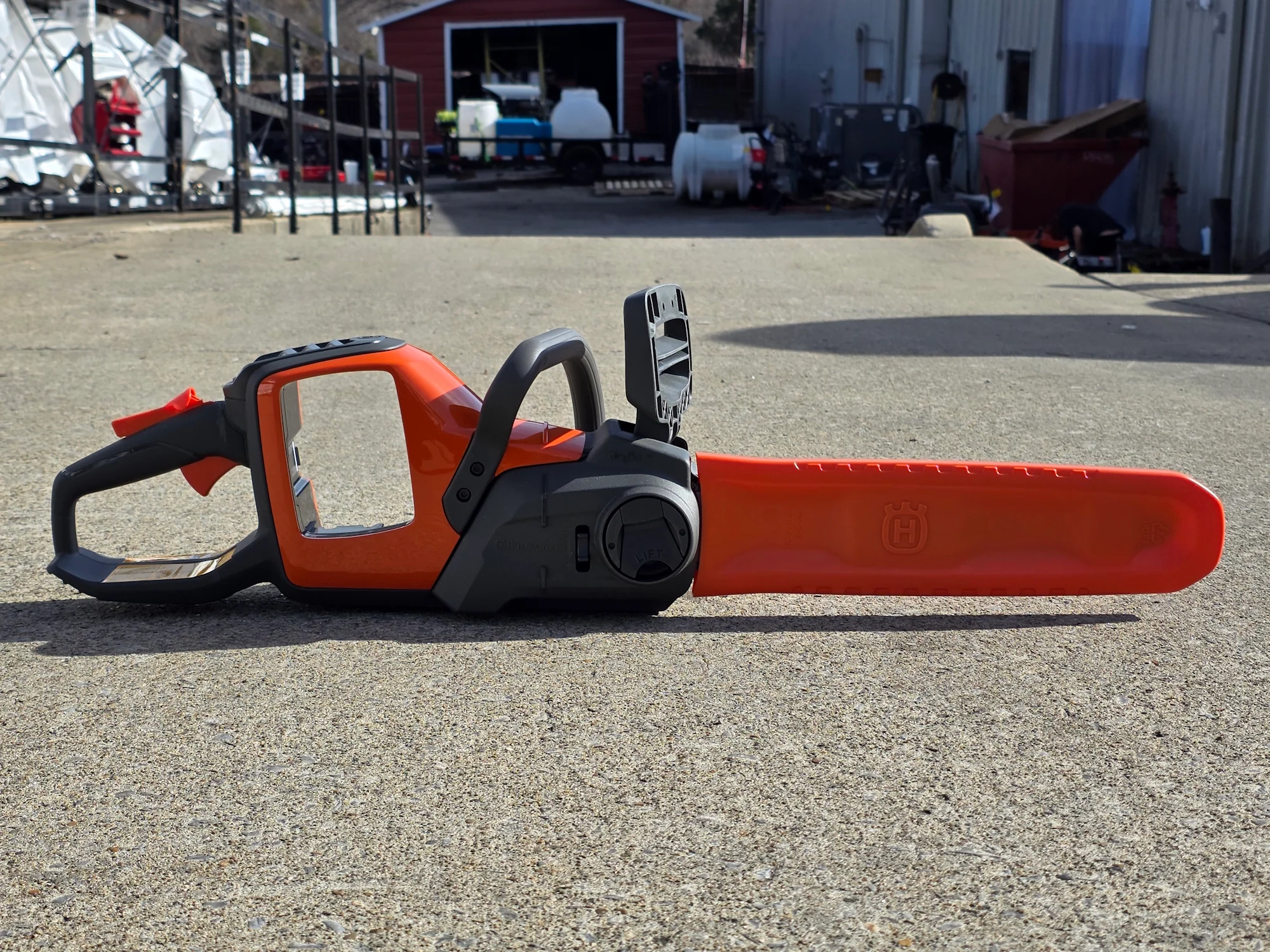 Husqvarna Power Axe 225i Battery Chainsaw Kit Includes Battery and Charger (Unboxed) - Image 7