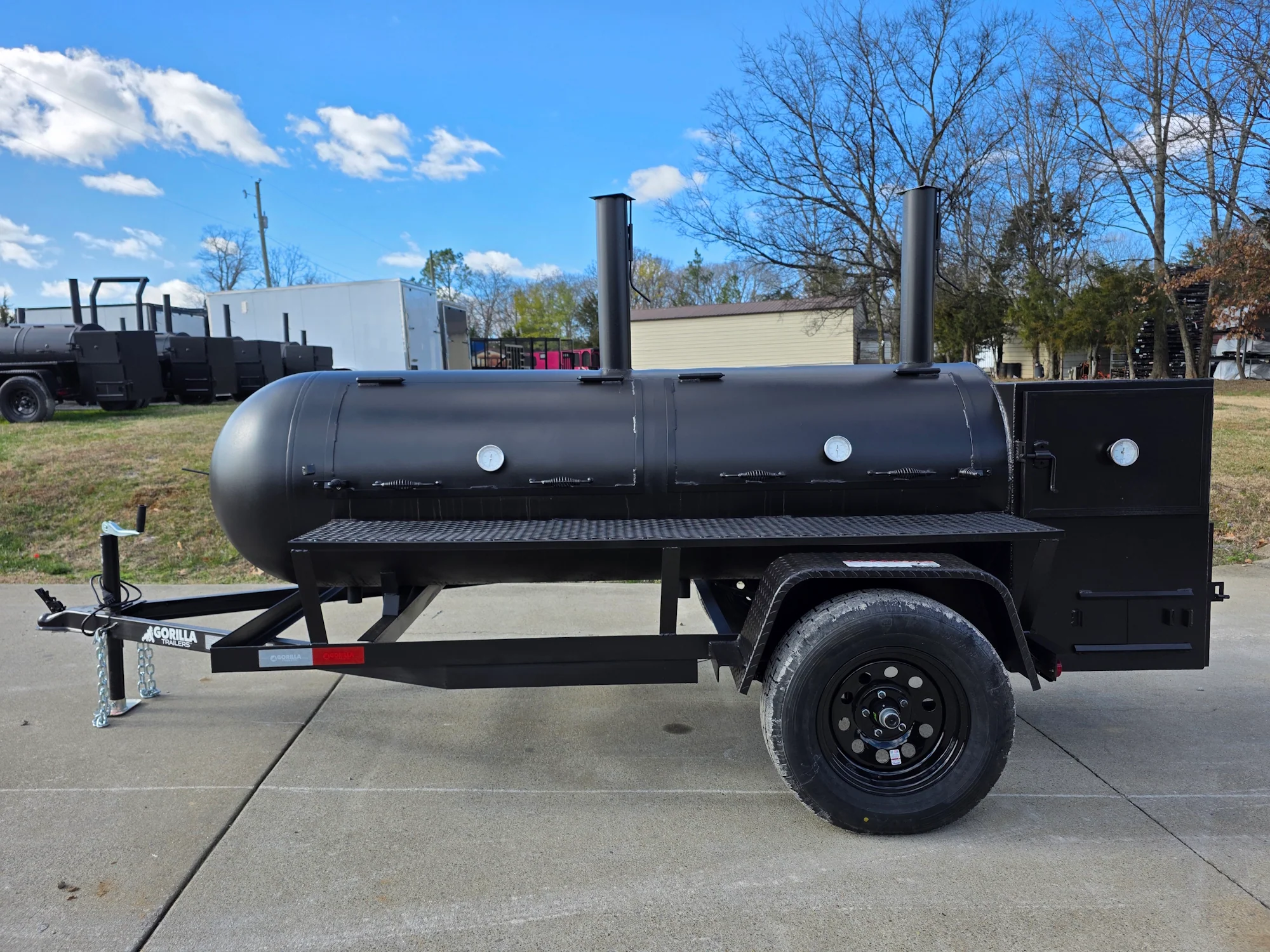 BBQ Smoker 300 Gallon Pull Behind Trailer 2 Door 1/2 Smoker 1/2 Charcoal Grill - Image 3