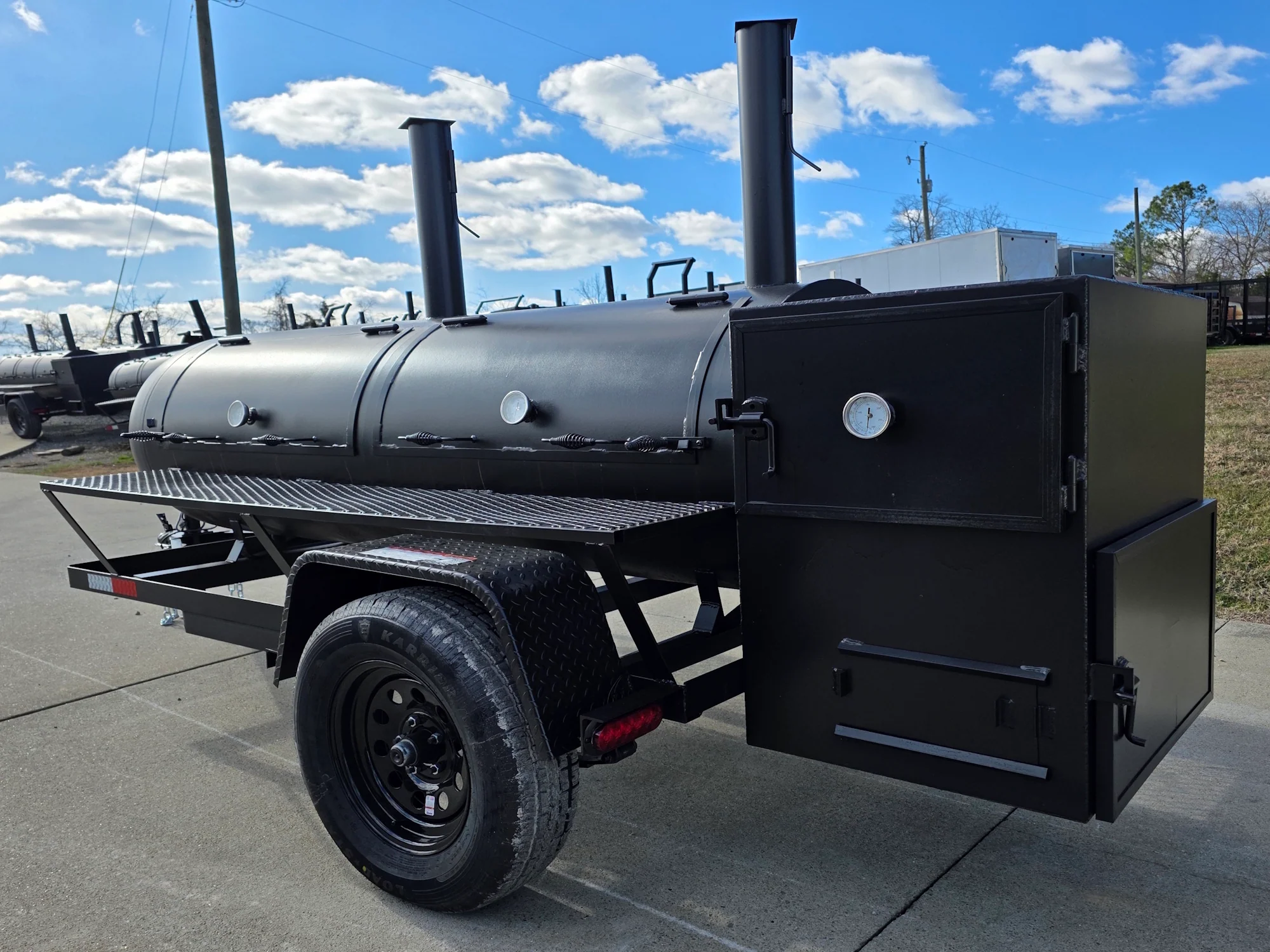BBQ Smoker 300 Gallon Pull Behind Trailer 2 Door 1/2 Smoker 1/2 Charcoal Grill - Image 4
