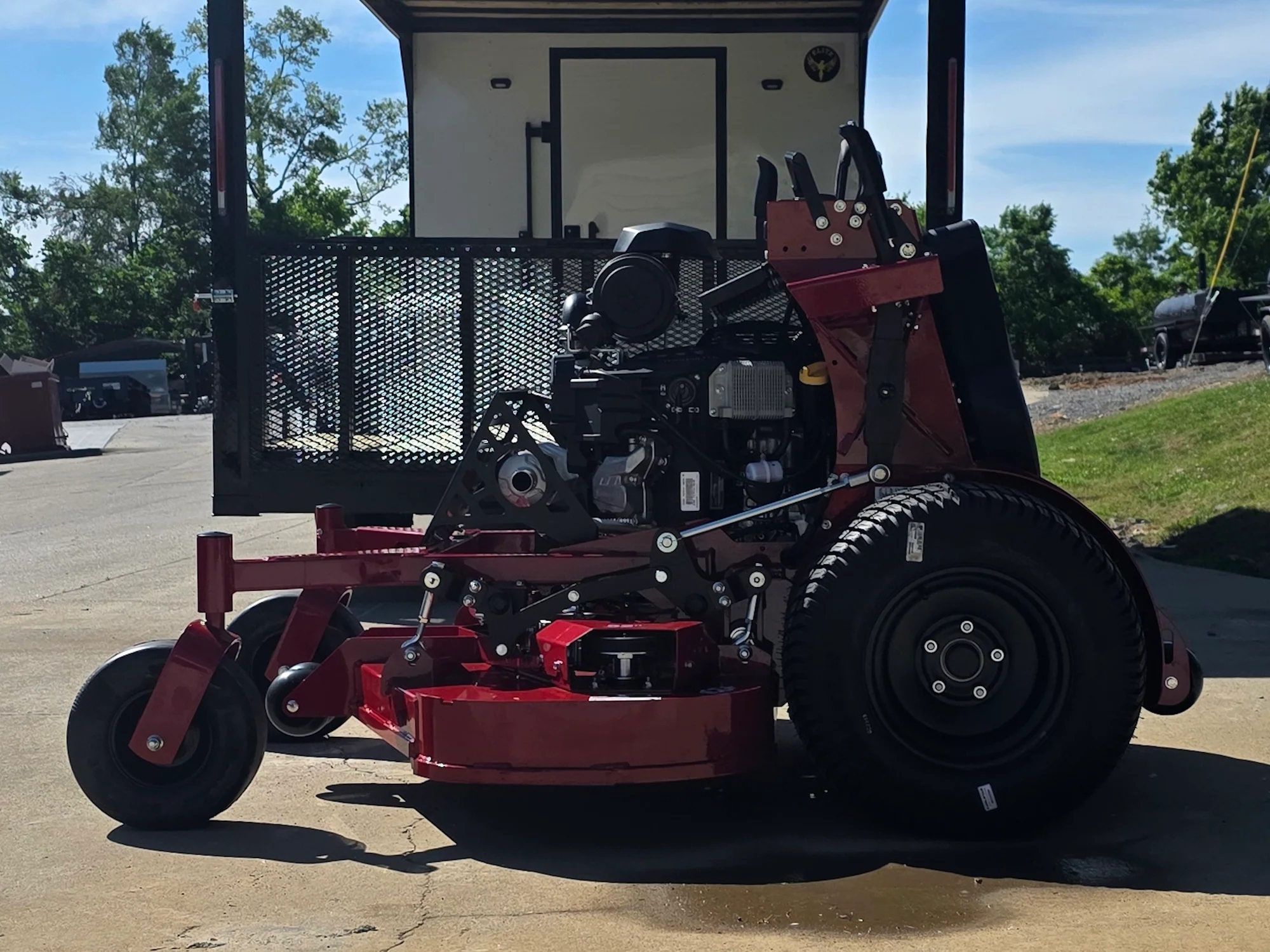 Ferris RS Z2 5902235 Stand On 52" Zero Turn Mower 30.5HP KAW (Instant Rebate Included) - Image 3