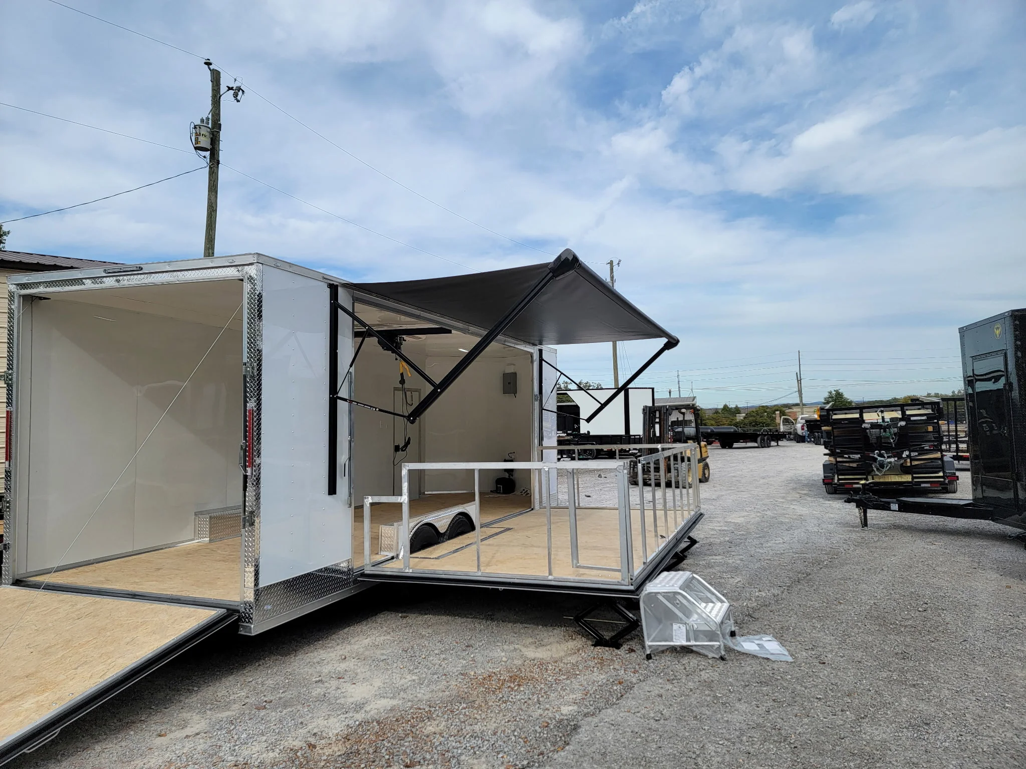8.5' X 24' White Custom Stage Trailer Showcase Event Marketing - Image 18