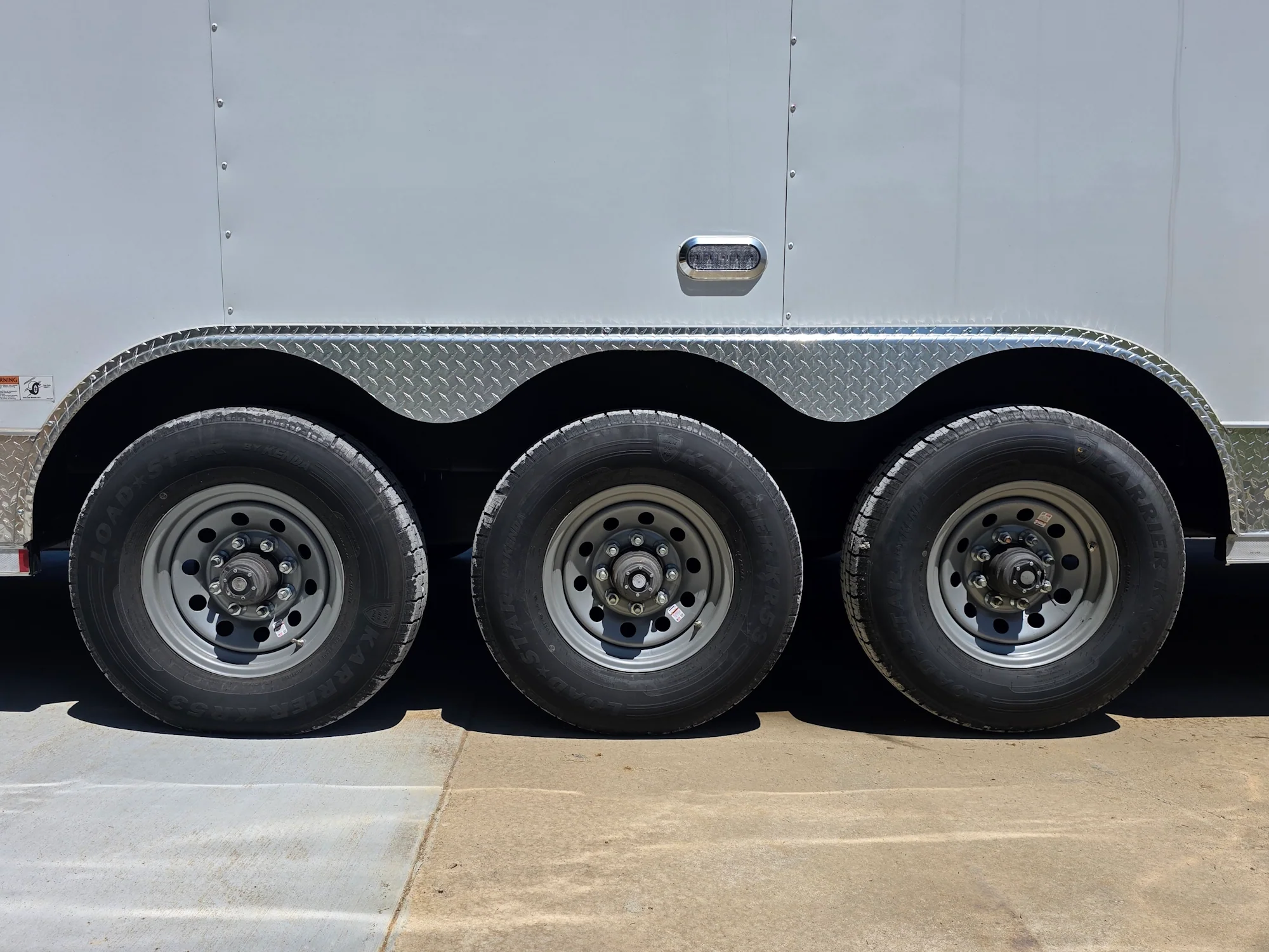 8.5 x 32' Gooseneck King Pin Fifth Wheel Enclosed Trailer 3-10K Axles 30k GVWR - Image 22