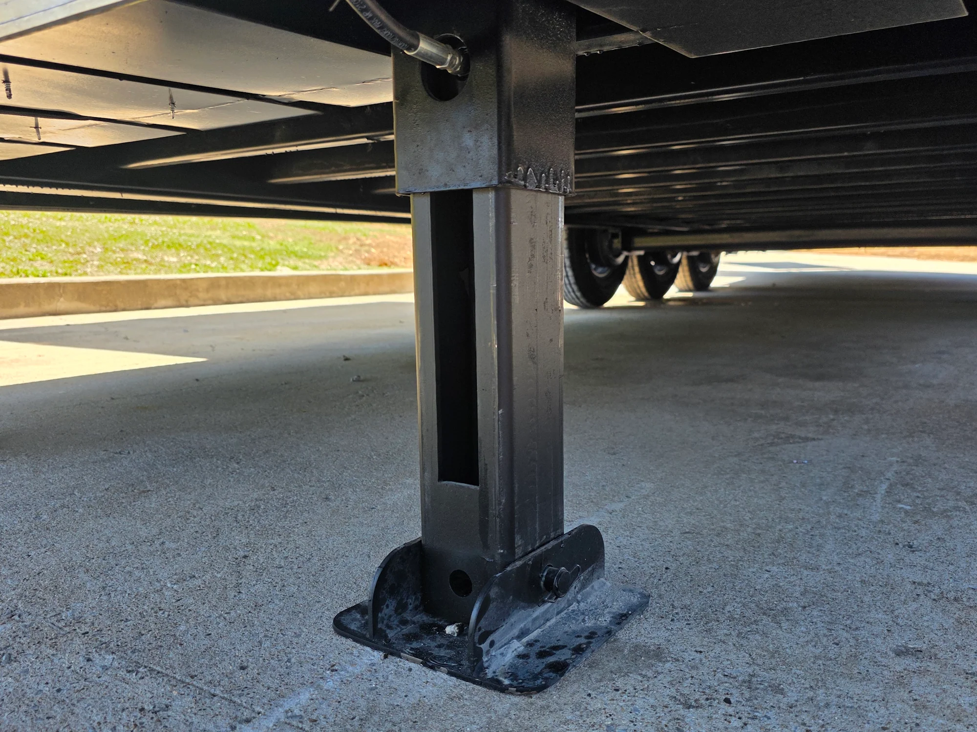 8.5 x 32' Gooseneck King Pin Fifth Wheel Enclosed Trailer 3-10K Axles 30k GVWR - Image 27
