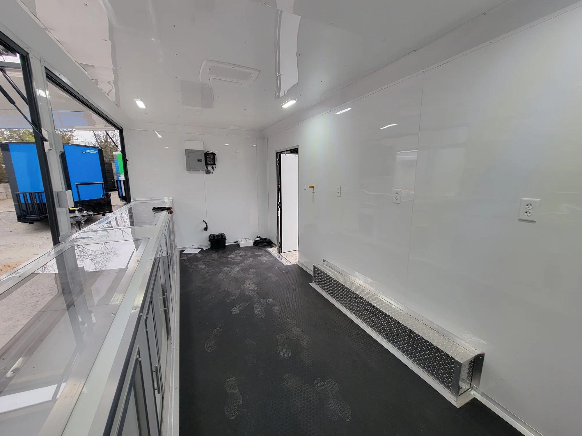 8.5' x 18' Custom Enclosed Black With Blackout Package Showcase Marketing and Event Trailer - Image 14