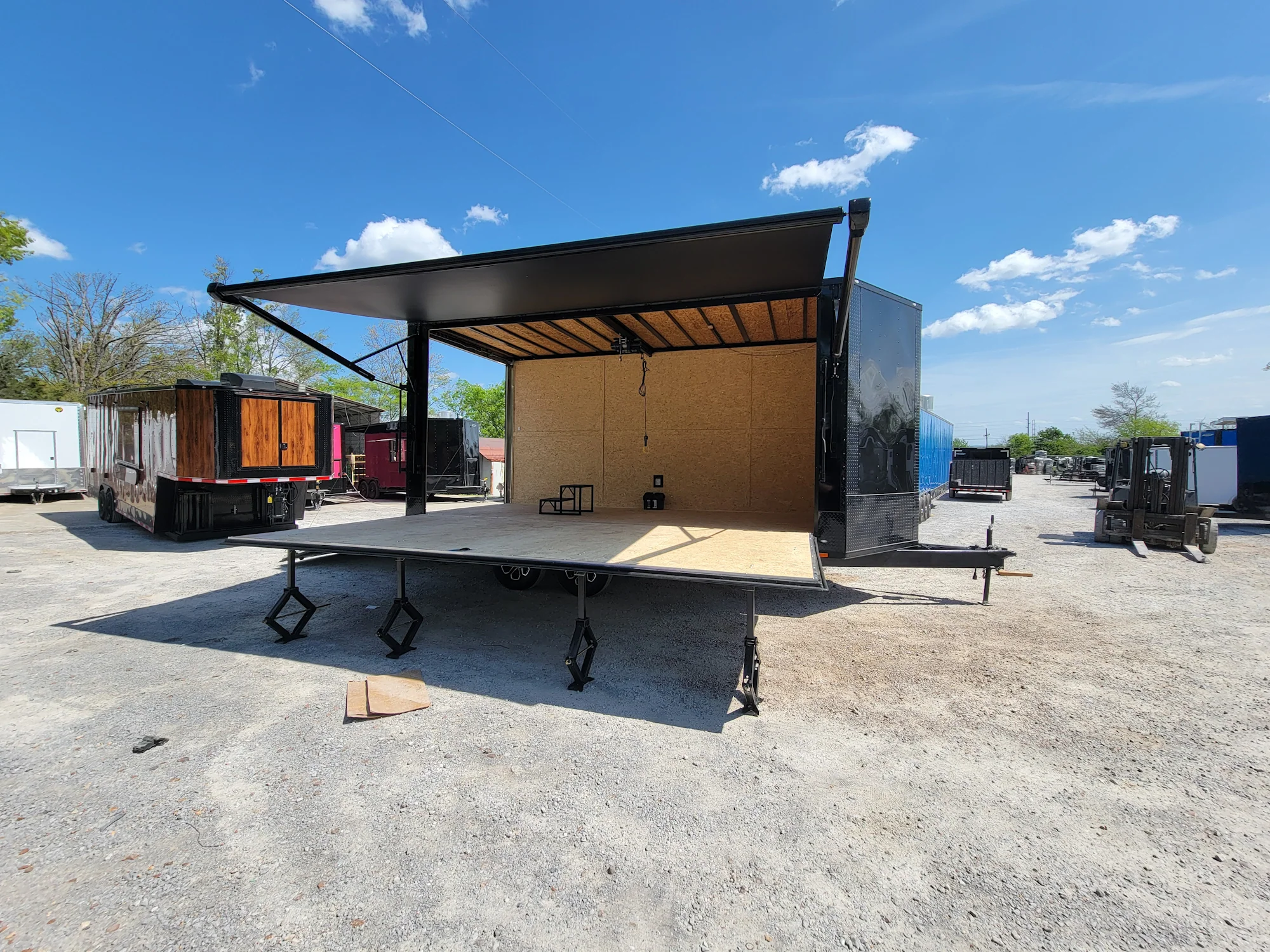 8.5' X 18' Black With Blackout Deck Over Stage Trailer - Image 13