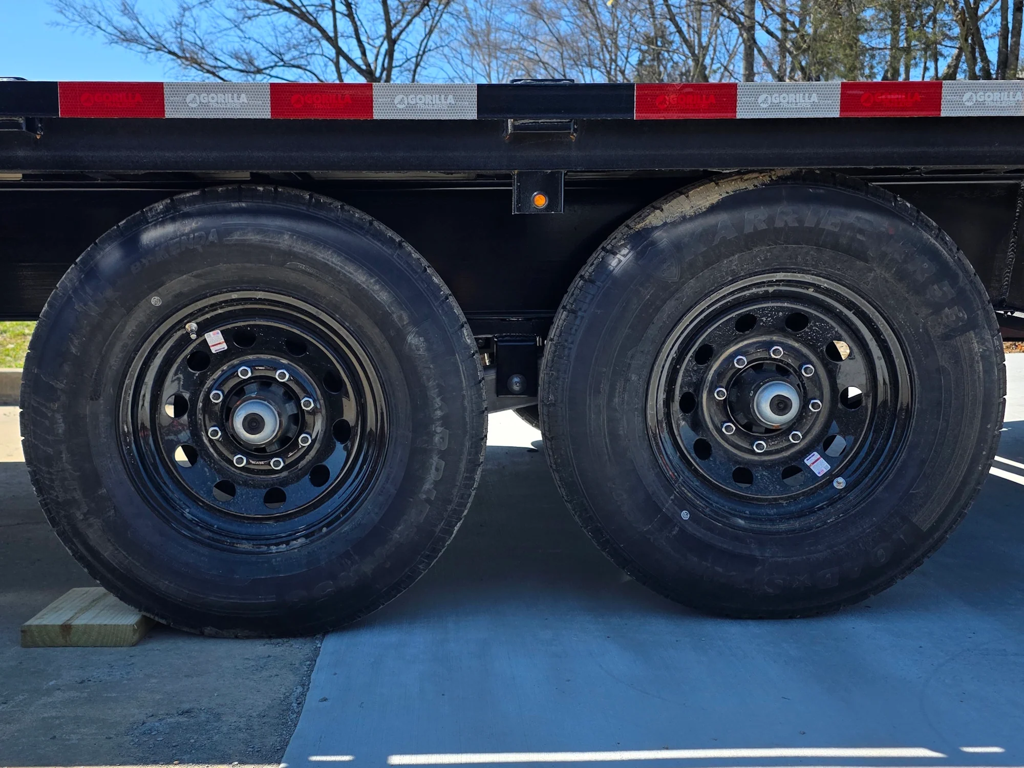 8.5x20 I Beam Deck over Dovetail Equipment Trailer 2-7k Axles with King Kong Ramps - Image 20