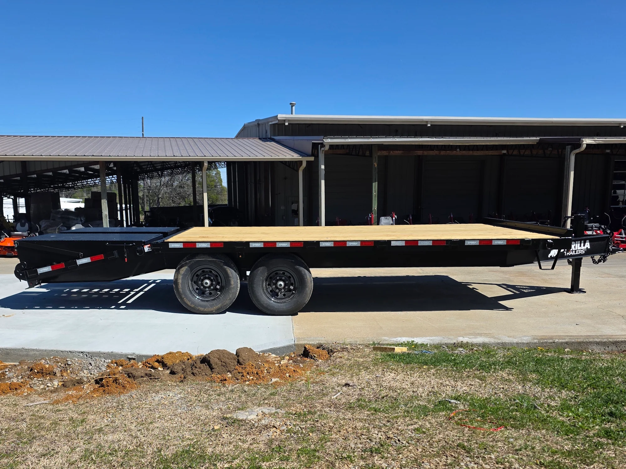 8.5x20 I Beam Deck over Dovetail Equipment Trailer 2-7k Axles with King Kong Ramps - Image 3