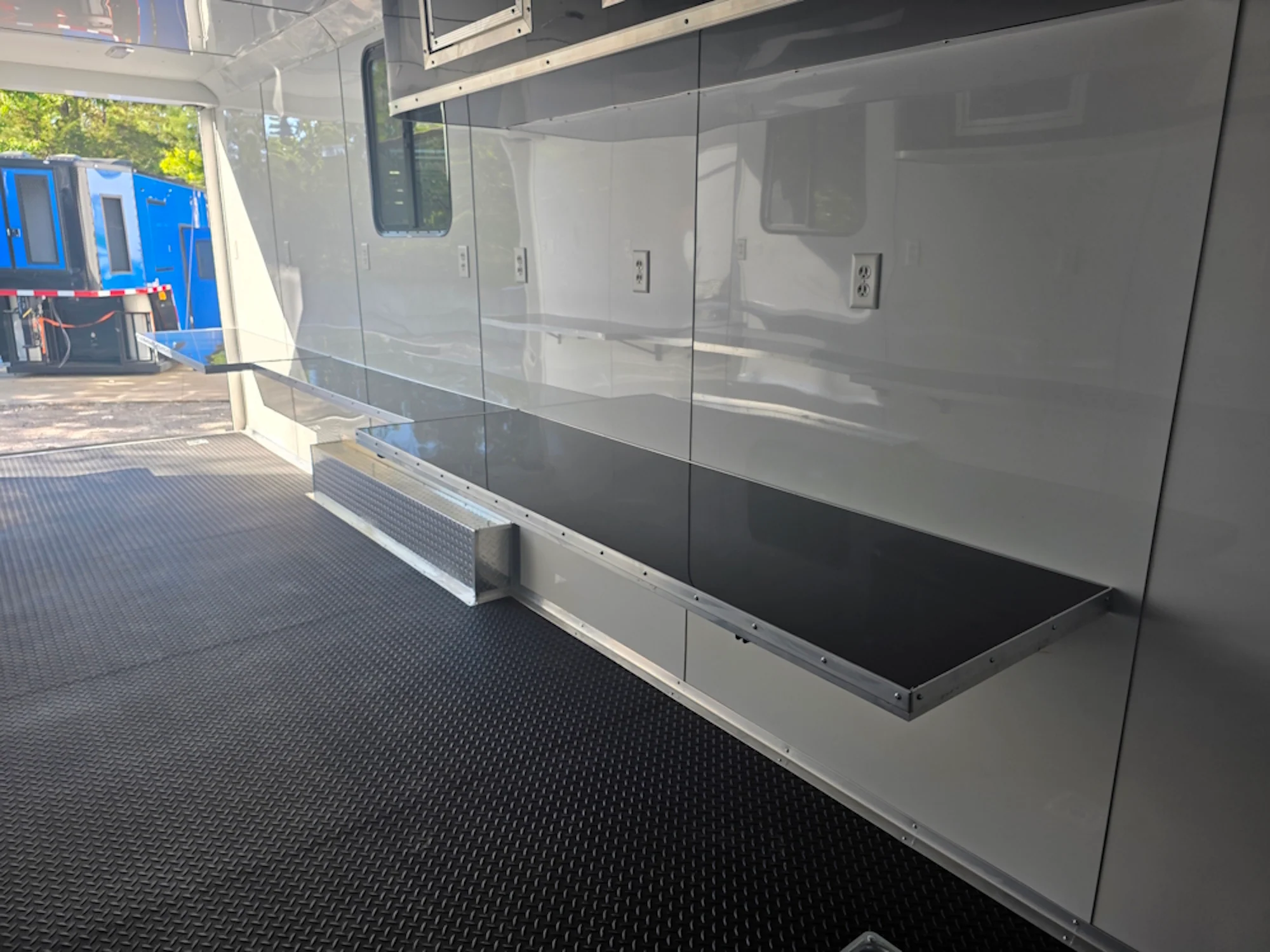 8.5' X 24' Custom Enclosed Trailer Office and Mobile Command Center - Image 22