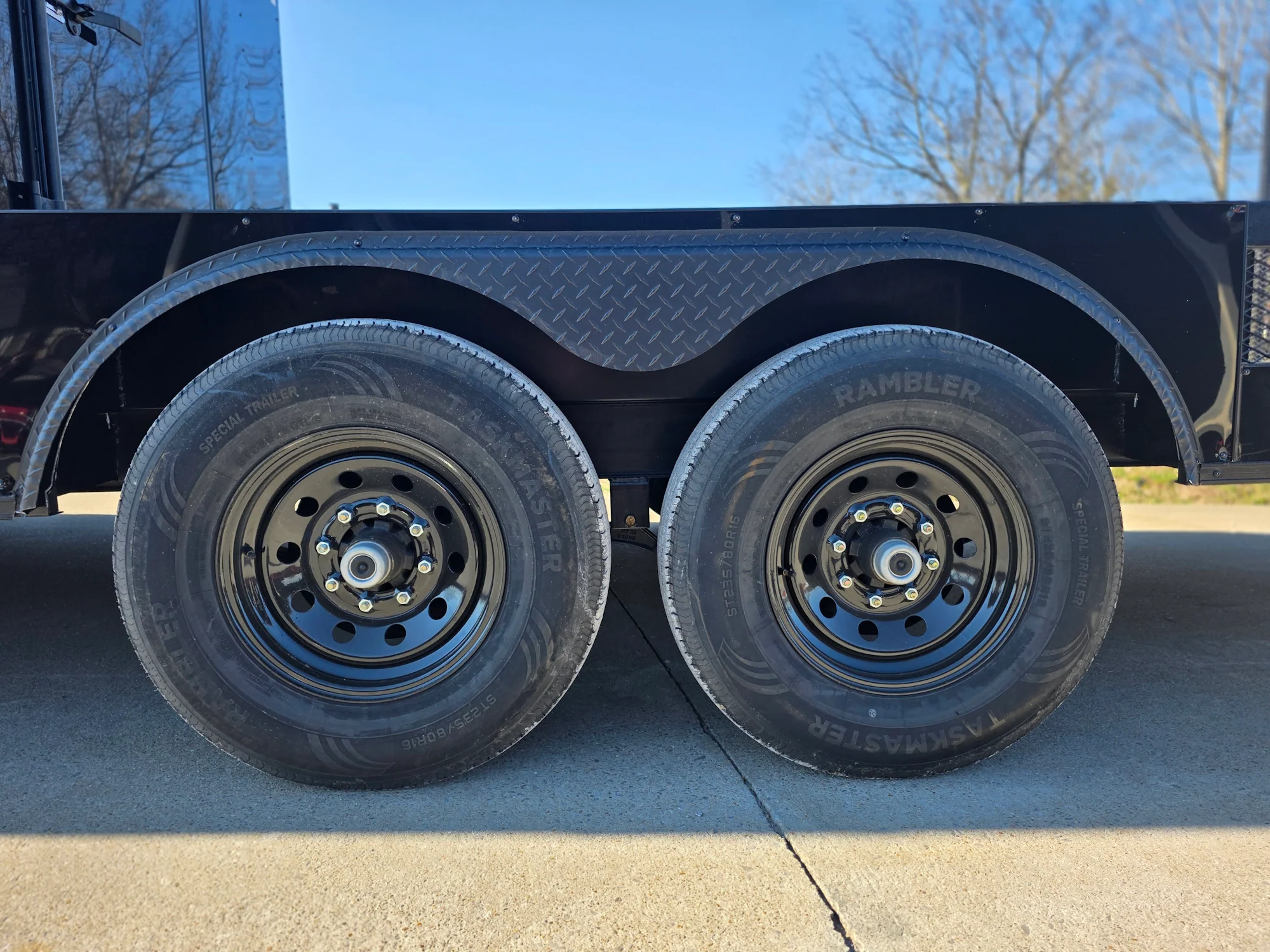8.5x24 V-Nose Hybrid Black with Black Trim 2-7k Axles 14k GVWR - Image 43