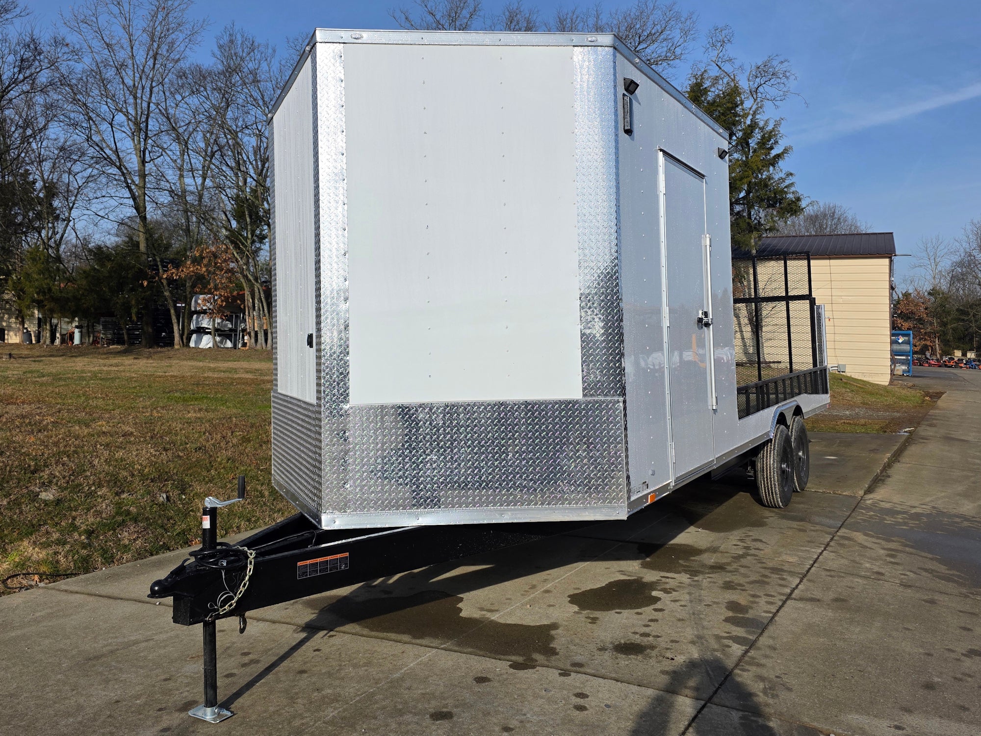 8.5x24 Hybrid White Enclosed V-Nose Trailer (2) 7000lb Axles 14k GVWR - Image 3