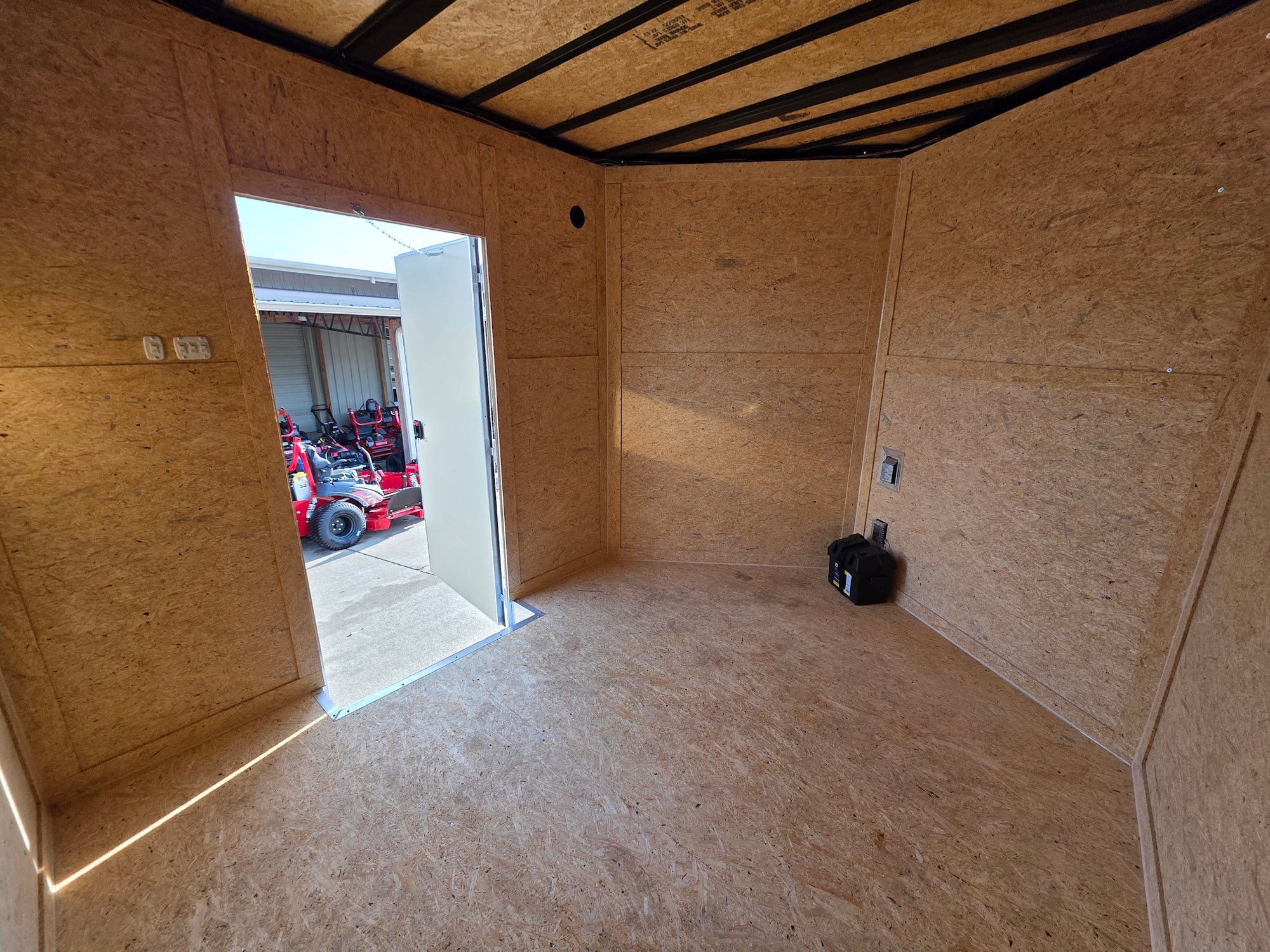 8.5x24 Hybrid White Enclosed V-Nose Trailer (2) 7000lb Axles 14k GVWR - Image 30