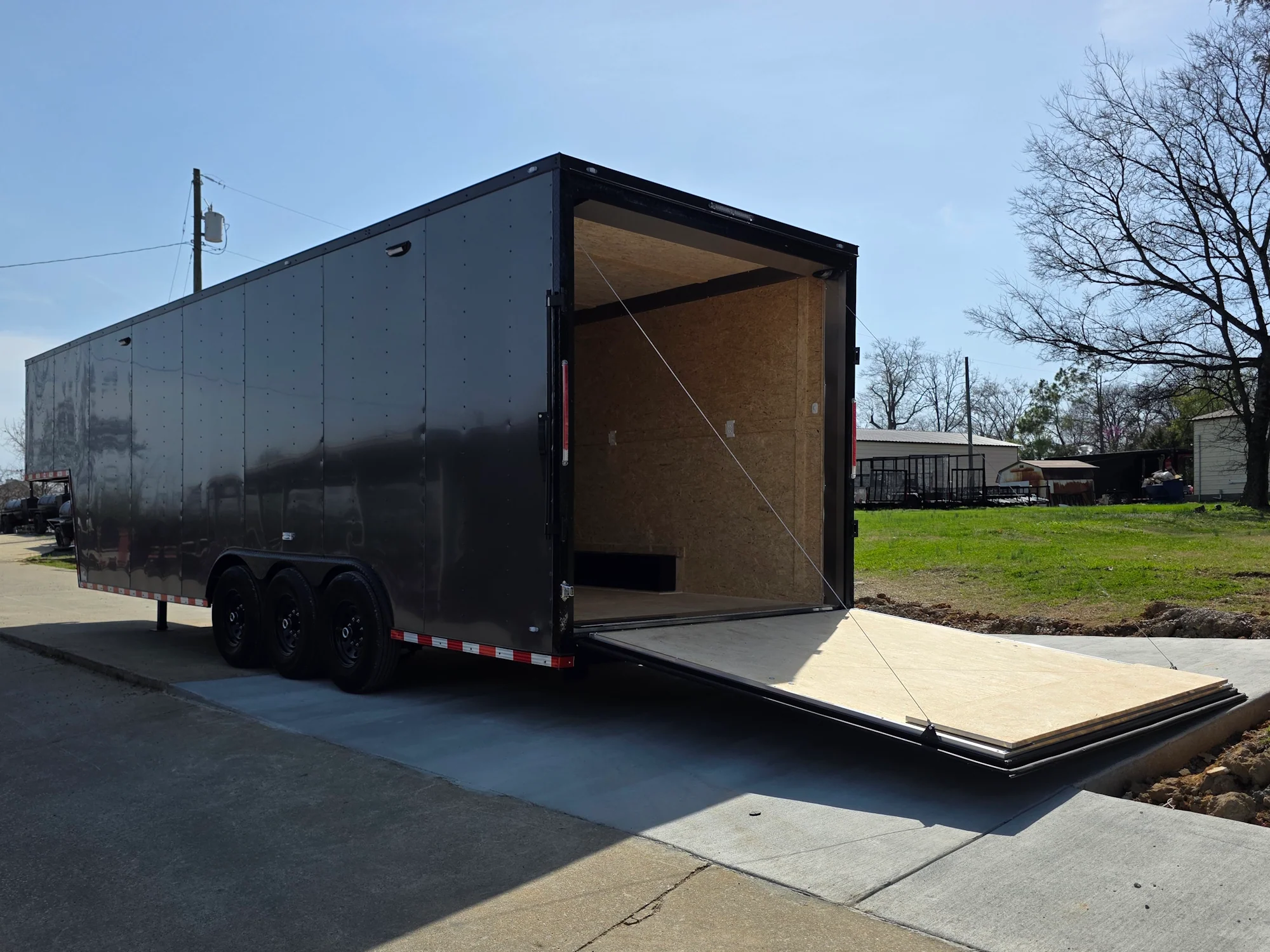 8.5x32 Gooseneck Enclosed Equipment Car Hauler with 3-7K Axles 21K GVWR - Image 14