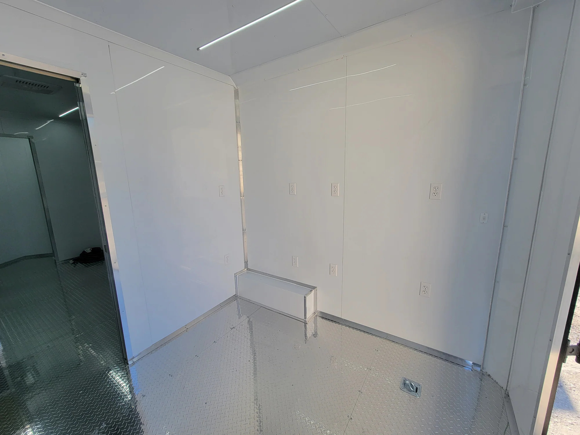 8.5' X 20' Charcoal Grey Office and Mobile Command Center Enclosed Trailer - Image 19