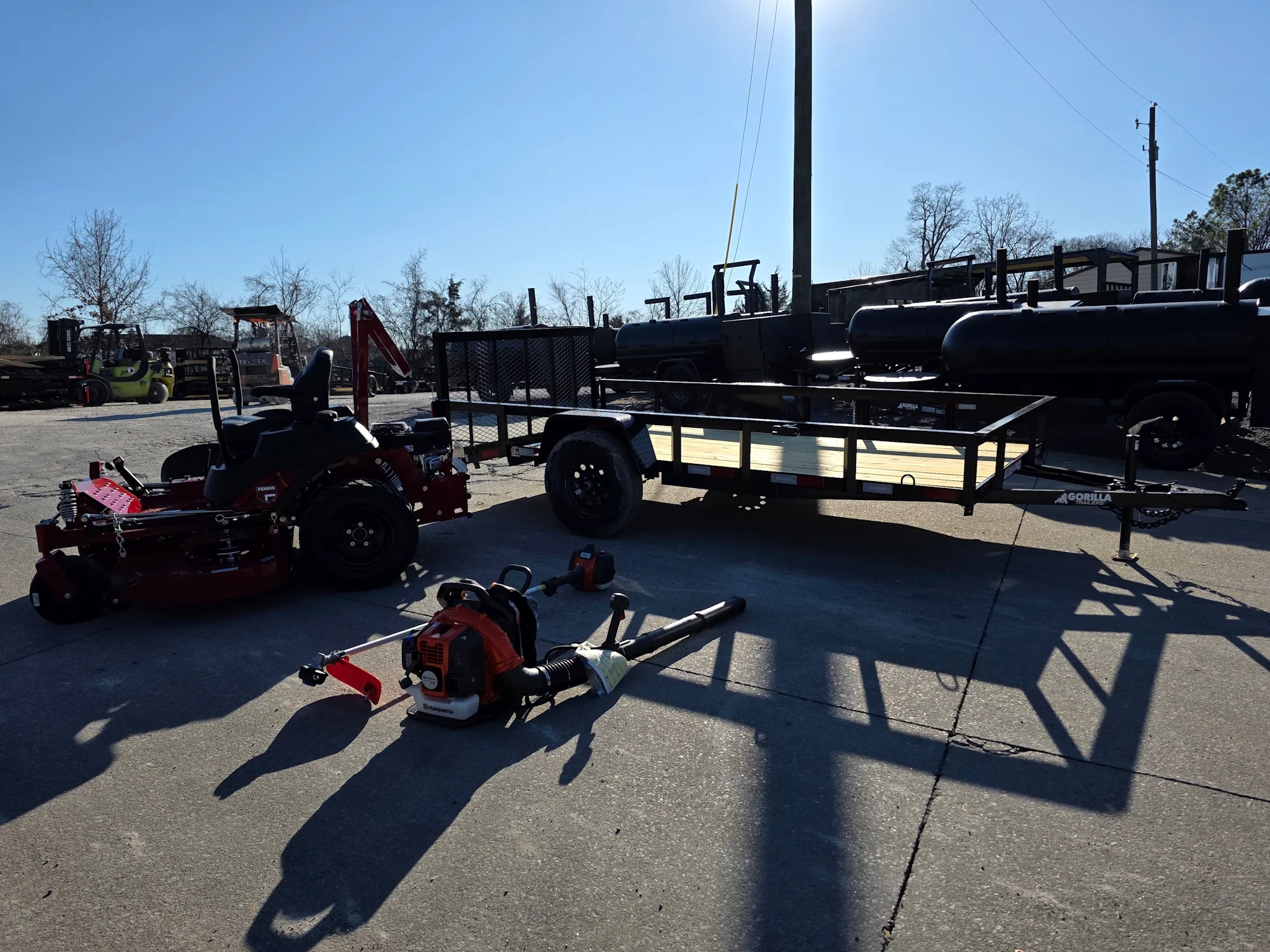 Ferris 5902075 60" ISX800 Zero Turn Mower Util Trailer Handhelds Bundle - Image 4