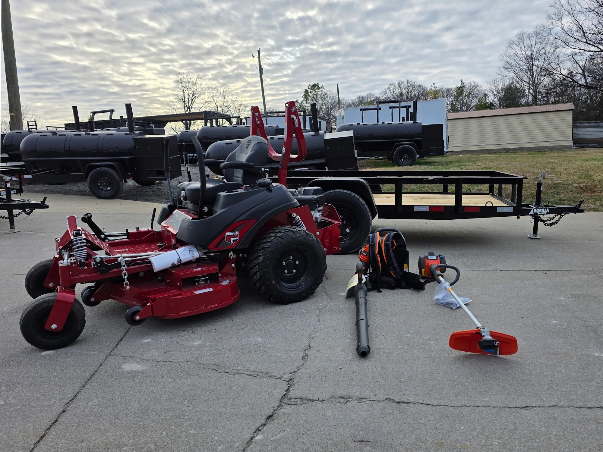 Ferris 5902154 52" ISX800 Commercial Zero Turn Mower Utility Trailer Handheld Bundle