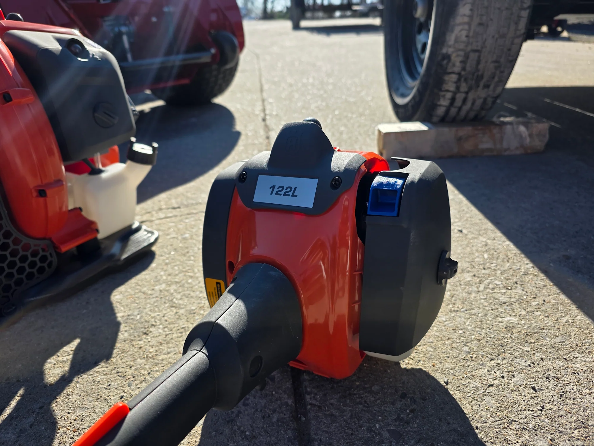 Ferris SRS Z1 5901939 36" Stand-On Mower Handhelds Util Trailer Bundle - Image 5