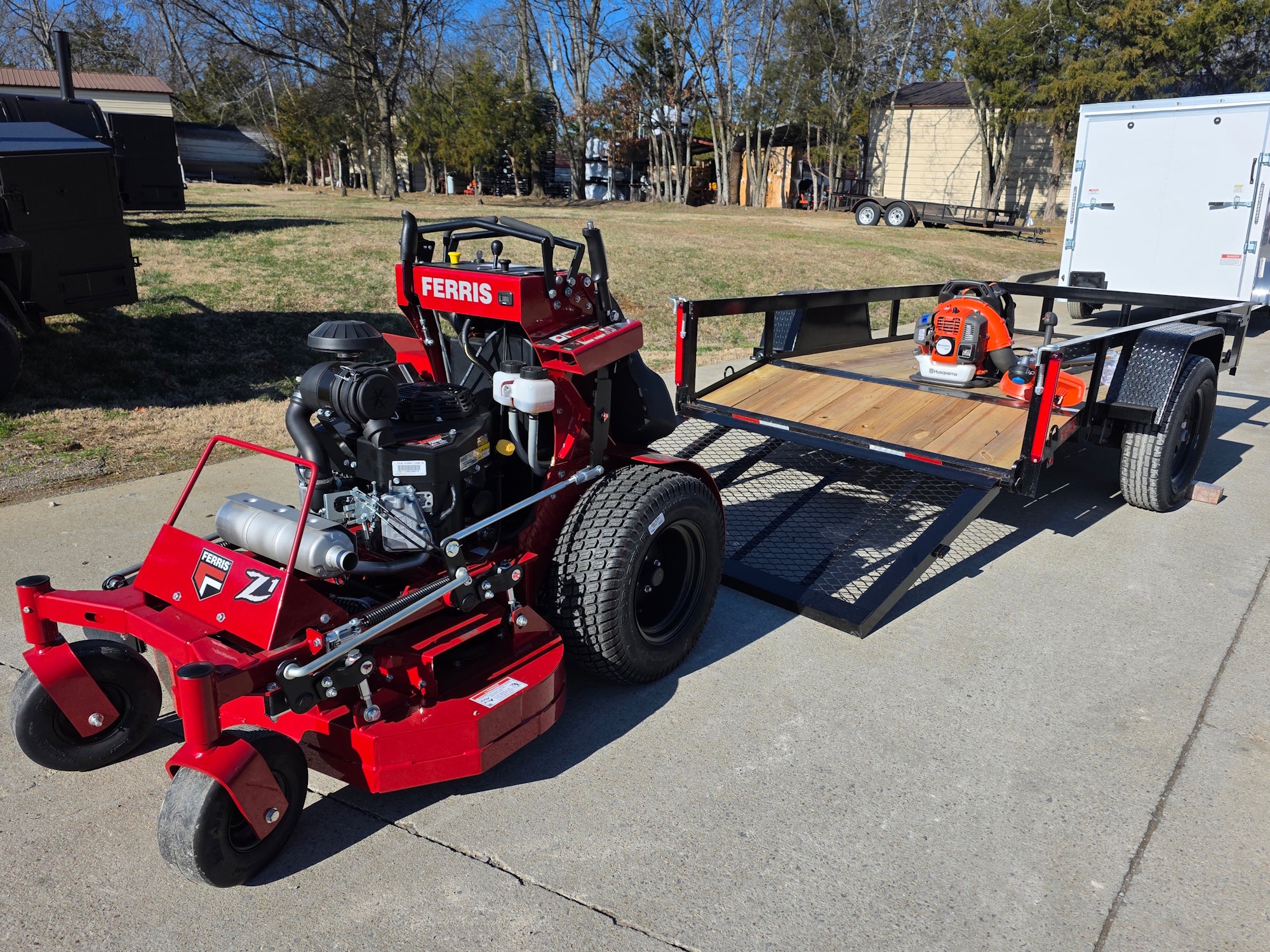 Ferris SRS Z1 5901939 36" Stand-On Mower Handhelds Util Trailer Bundle - Image 6