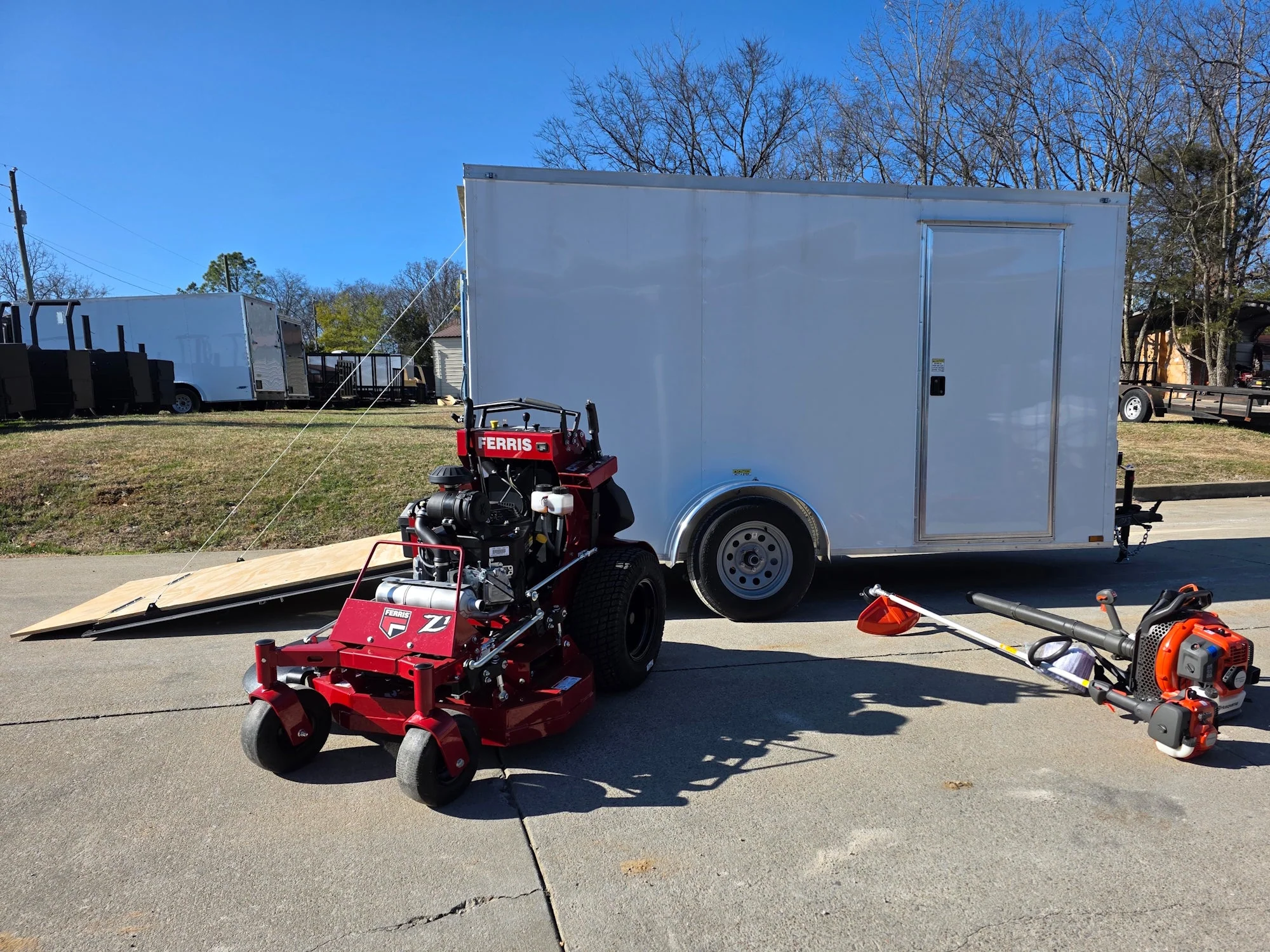 Ferris SRS Z1 36" 19HP 5901939 Kawasaki Stand-On Mower Handhelds Enclosed Trailer Bundle - Image 5