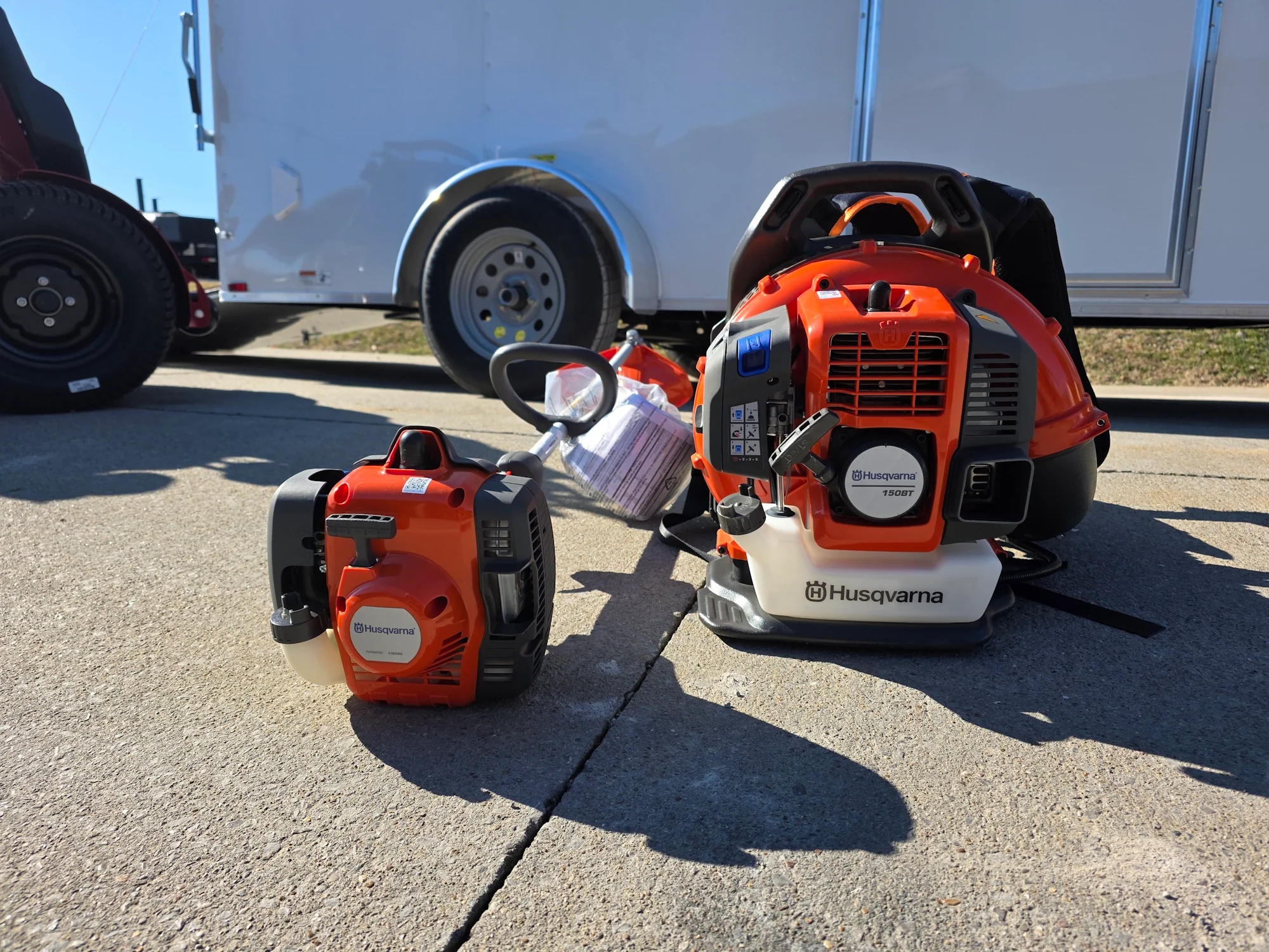 Ferris SRS Z1 36" 19HP 5901939 Kawasaki Stand-On Mower Handhelds Enclosed Trailer Bundle - Image 7