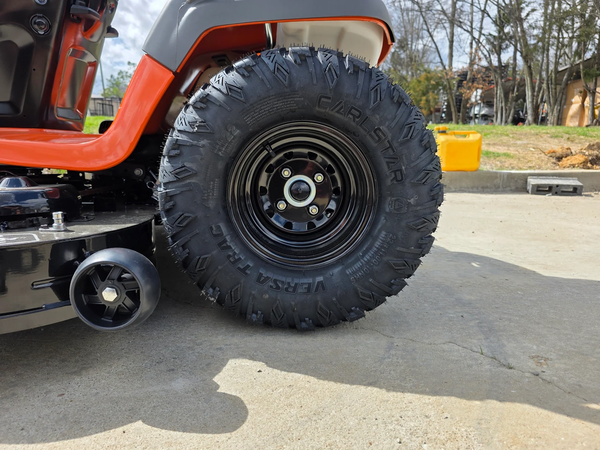 Husqvarna TS 375XD 54" Lawn Tractor – 24HP Kawasaki V-Twin Engine (Scratch & Dent) - Image 10