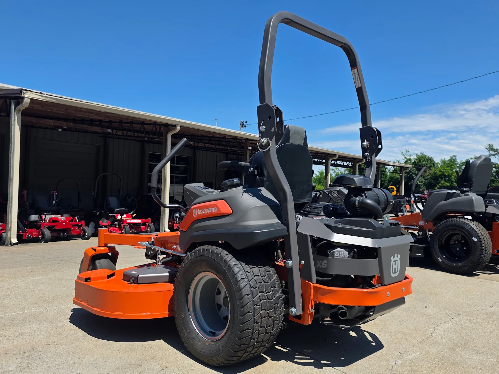 Husqvarna Z572XS Commercial Zero Turn Mower 38.5Hp Kawasaki +Bonus 522L Trimmer (Scratch and Dent) - Image 4