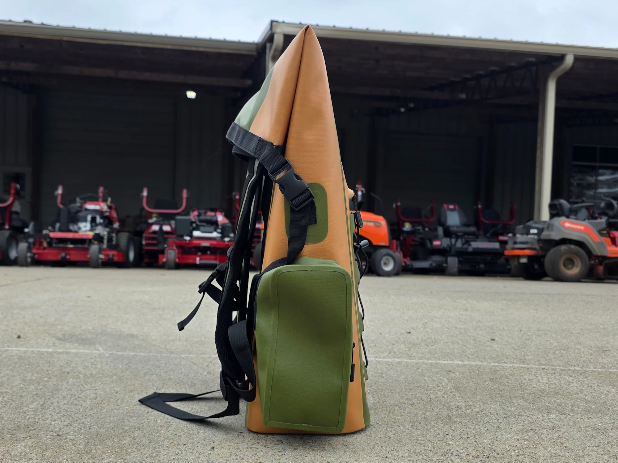 Mammoth Tropic 30-Quart Cooler Backpack - Image 2