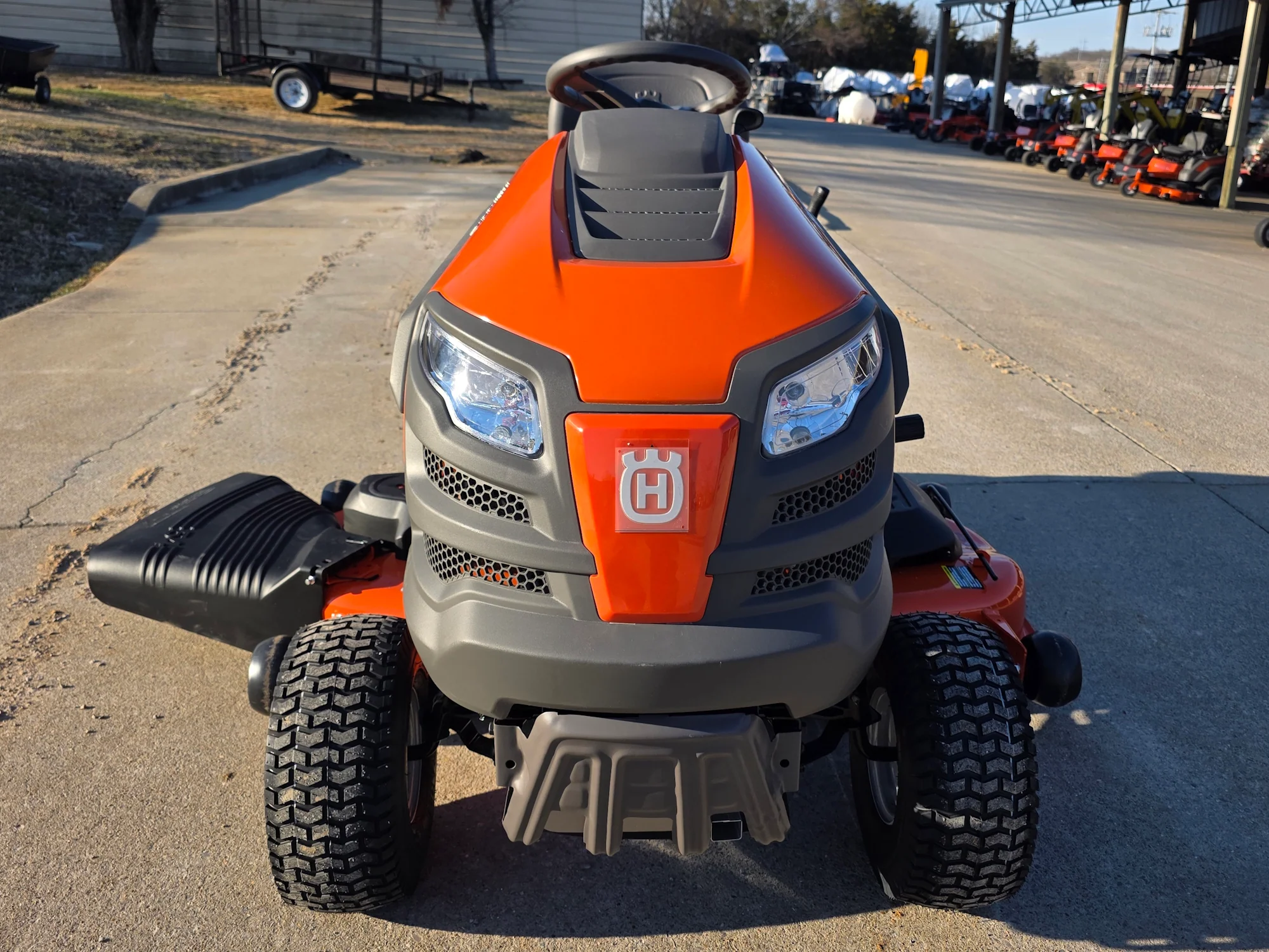 Husqvarna TS120 54" Garden Lawn Tractor – 24HP Briggs V-Twin Engine (Scratch and Dent) - Image 2