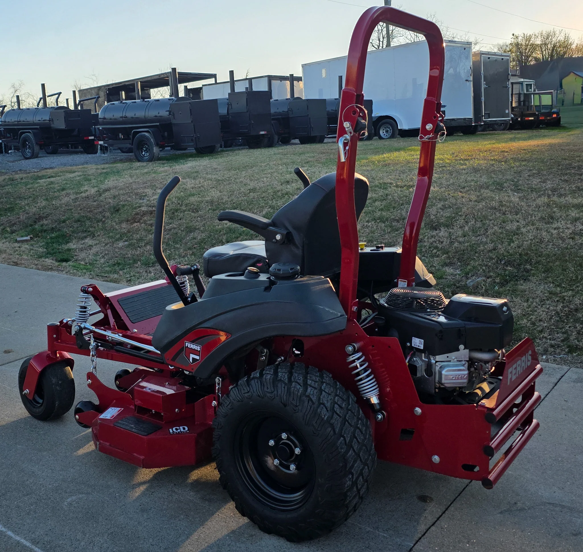 Used Ferris 5902084 52" ISX800 Zero Turn Mower 27HP Briggs 23 Hours - Image 4