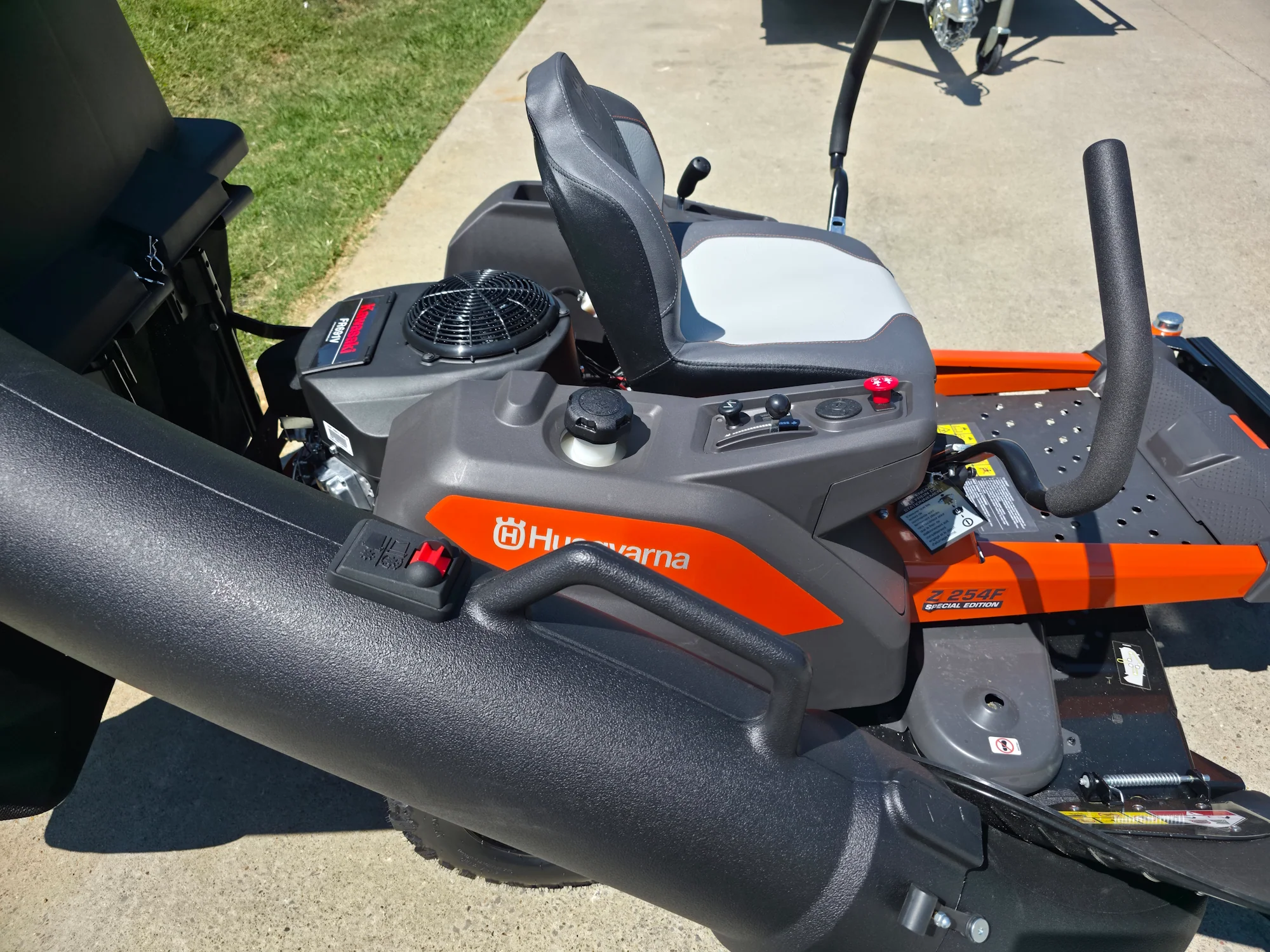 Husqvarna Z254F Special Edition Zero Turn Mower 23HP KAW with 591111401 Triple Bagger - Image 13